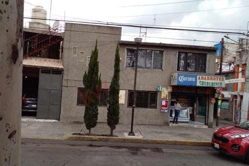 Excelente Casa en Venta de 2 Niveles en Ramos Millán, Iztacalco | EasyBroker