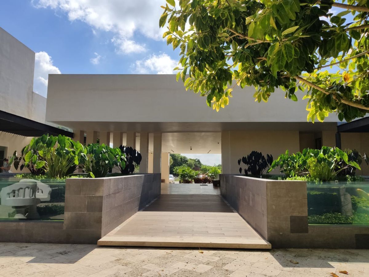 7 de 24: entrada casa club