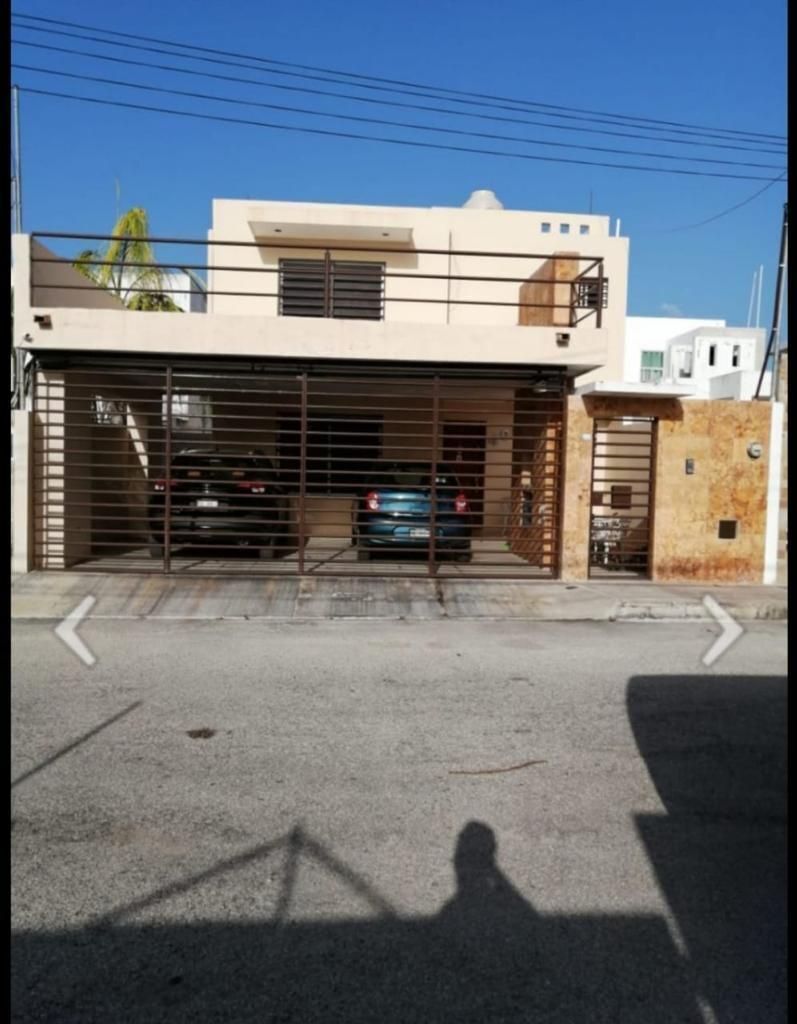 VENTA!! Casa de dos pisos en Chuburná, Mérida Yucatán.