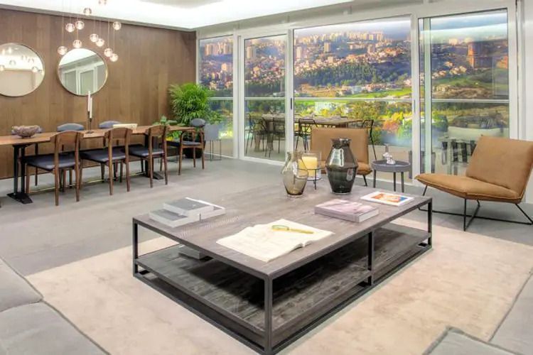 4 of 16: Sala y comedor