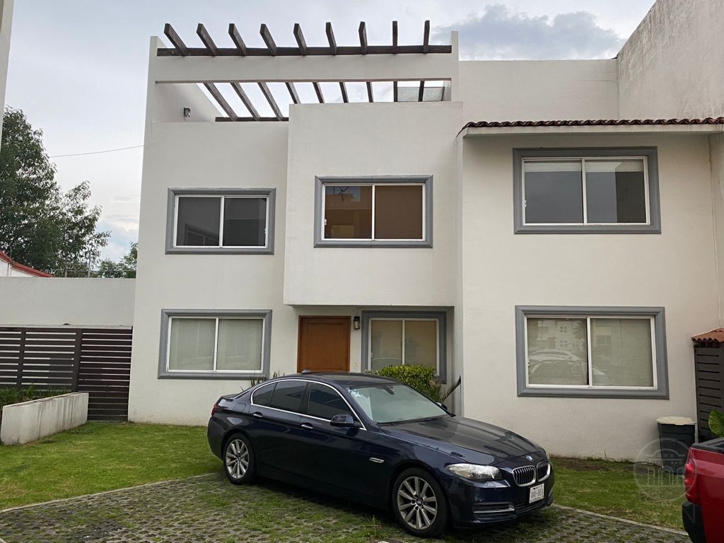 1 de 31: Estacionamiento para 3 autos