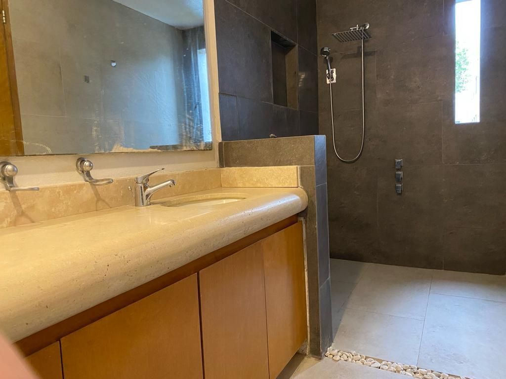 13 de 31: Baño de la recamara principal