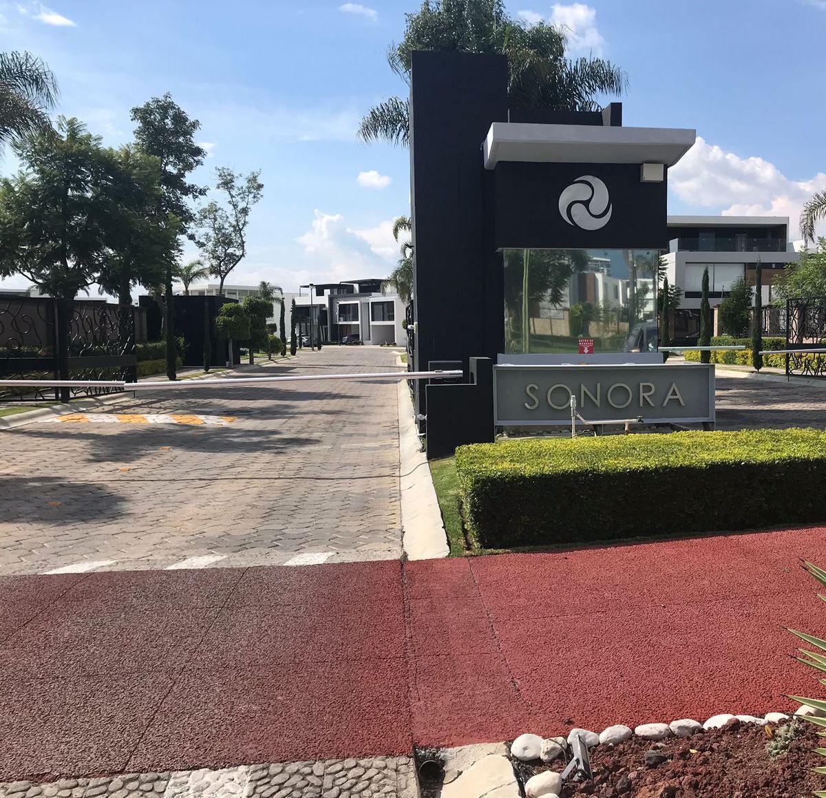 1 de 12: Acceso a Parque Sonora