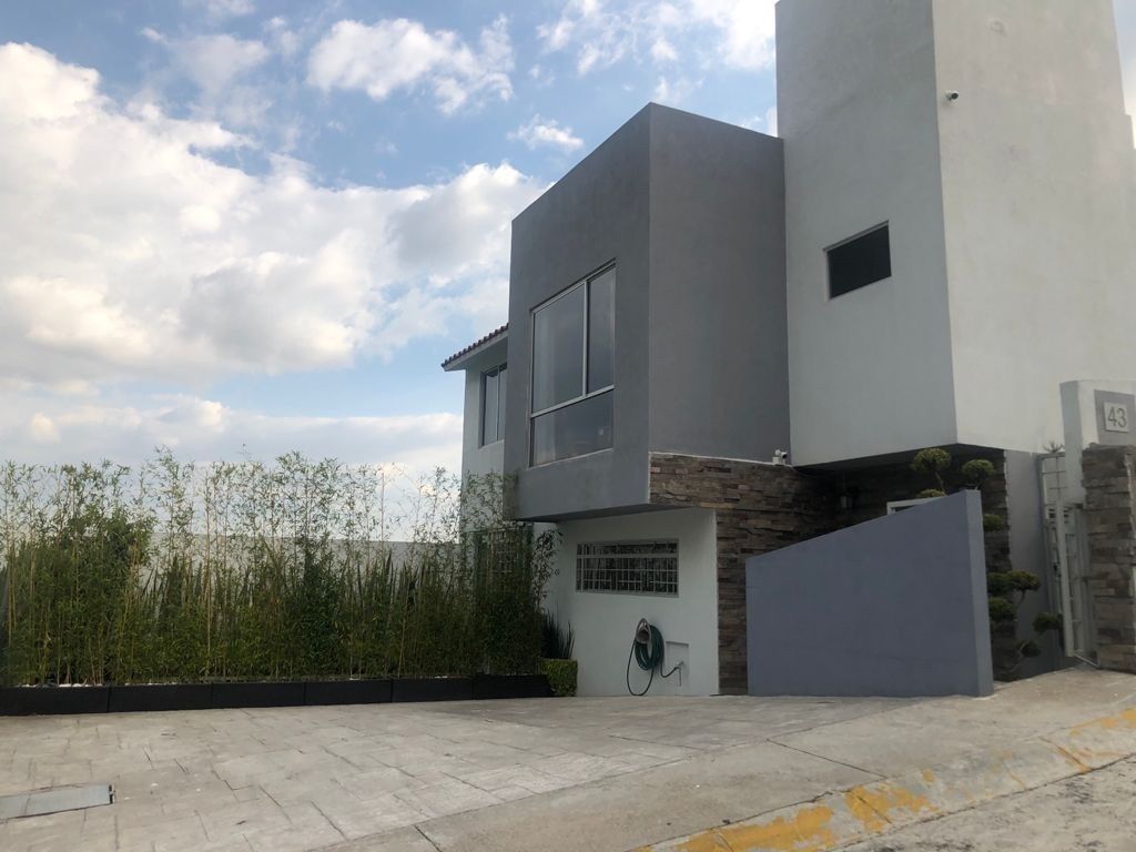 2 de 50: Fachada 2