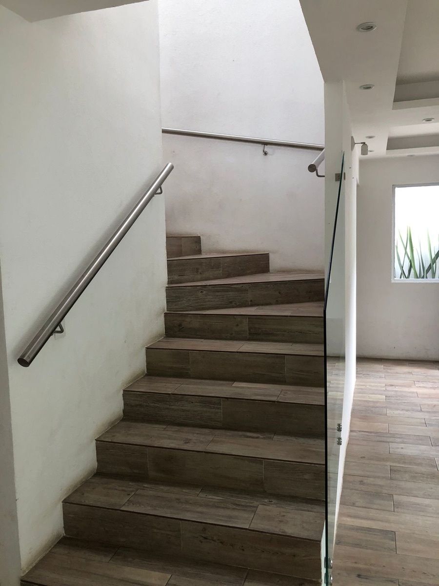 24 de 50: Escalera