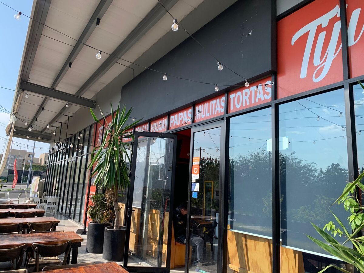 Retail Space in Cumbres del Lago, Querétaro, photo 3 of 14