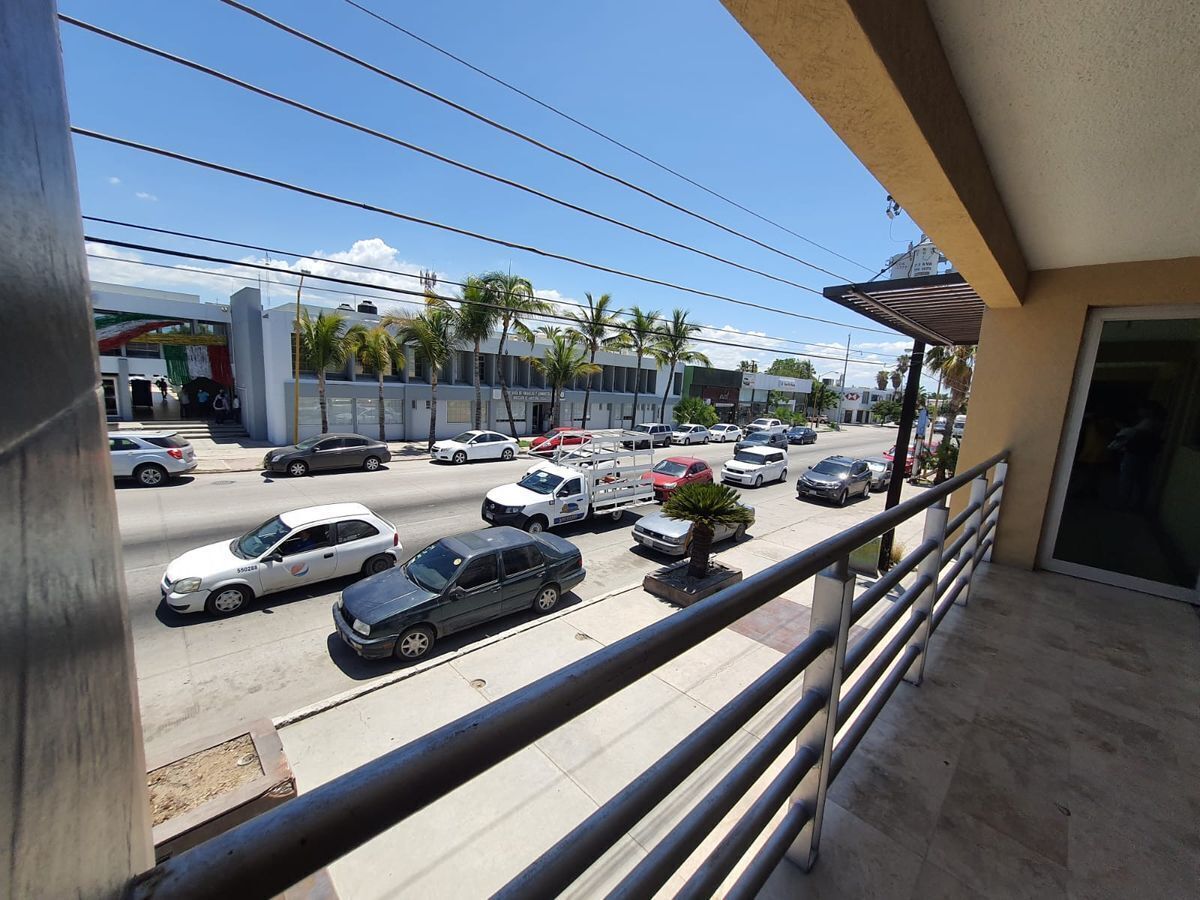 9 de 13: Calle Isabel la Catolica