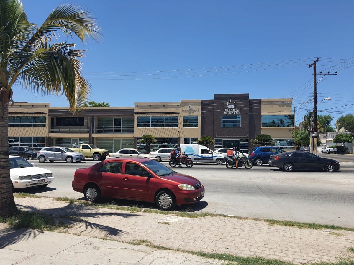 12 de 13: Frente de la zona de locales