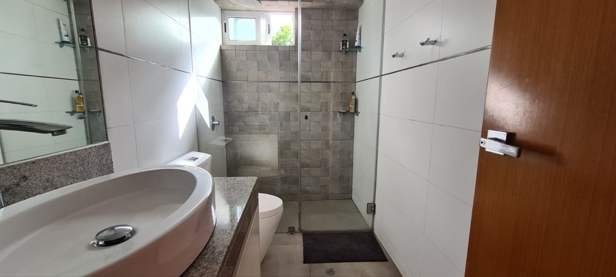 19 de 21: Baño compartido entre dormitorios 2 y 3