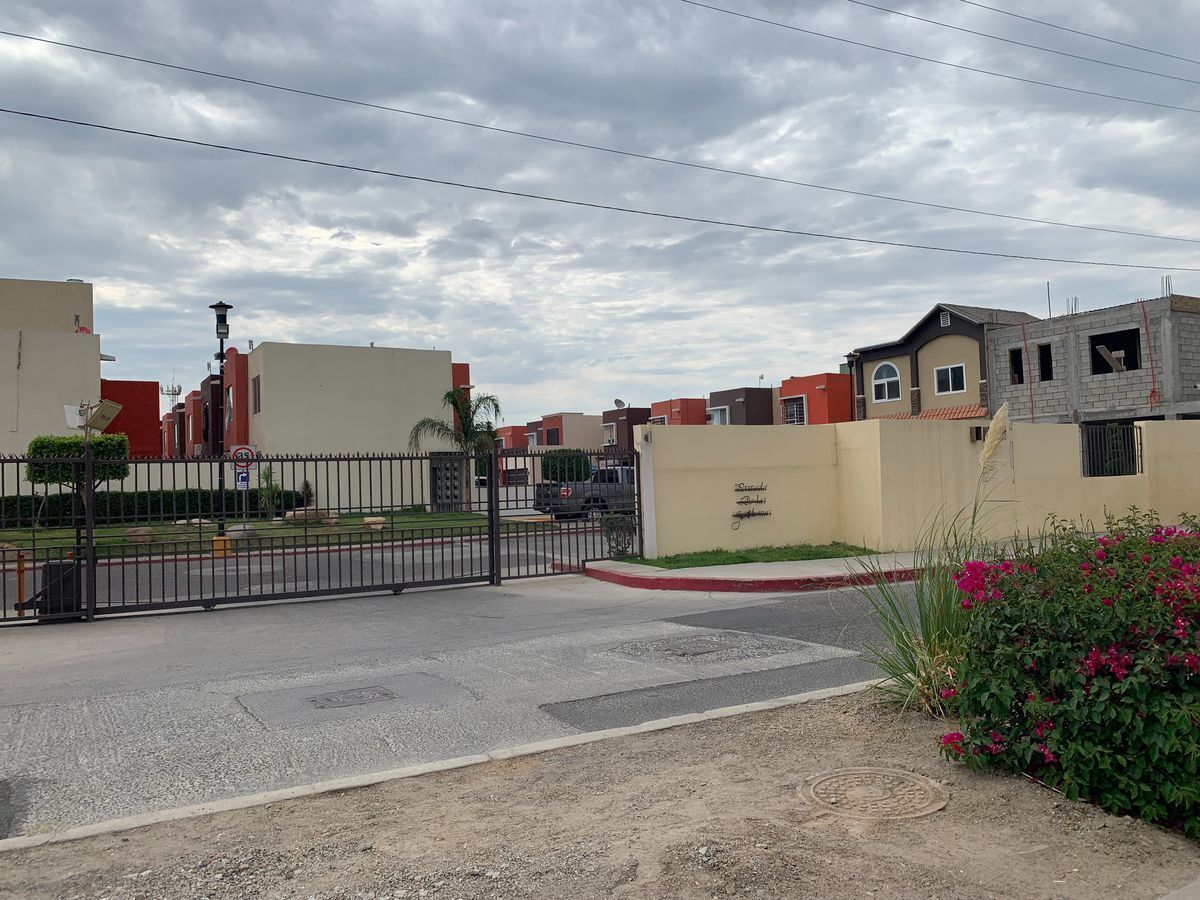 5 de 31: Fachada de la Privada Gardenias.