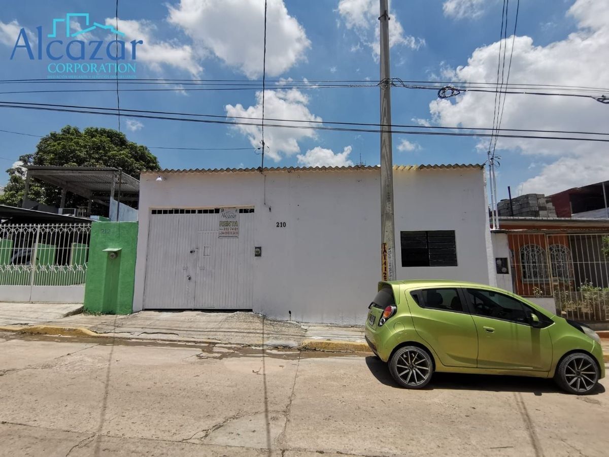 1 of 10: Fachada Bodega