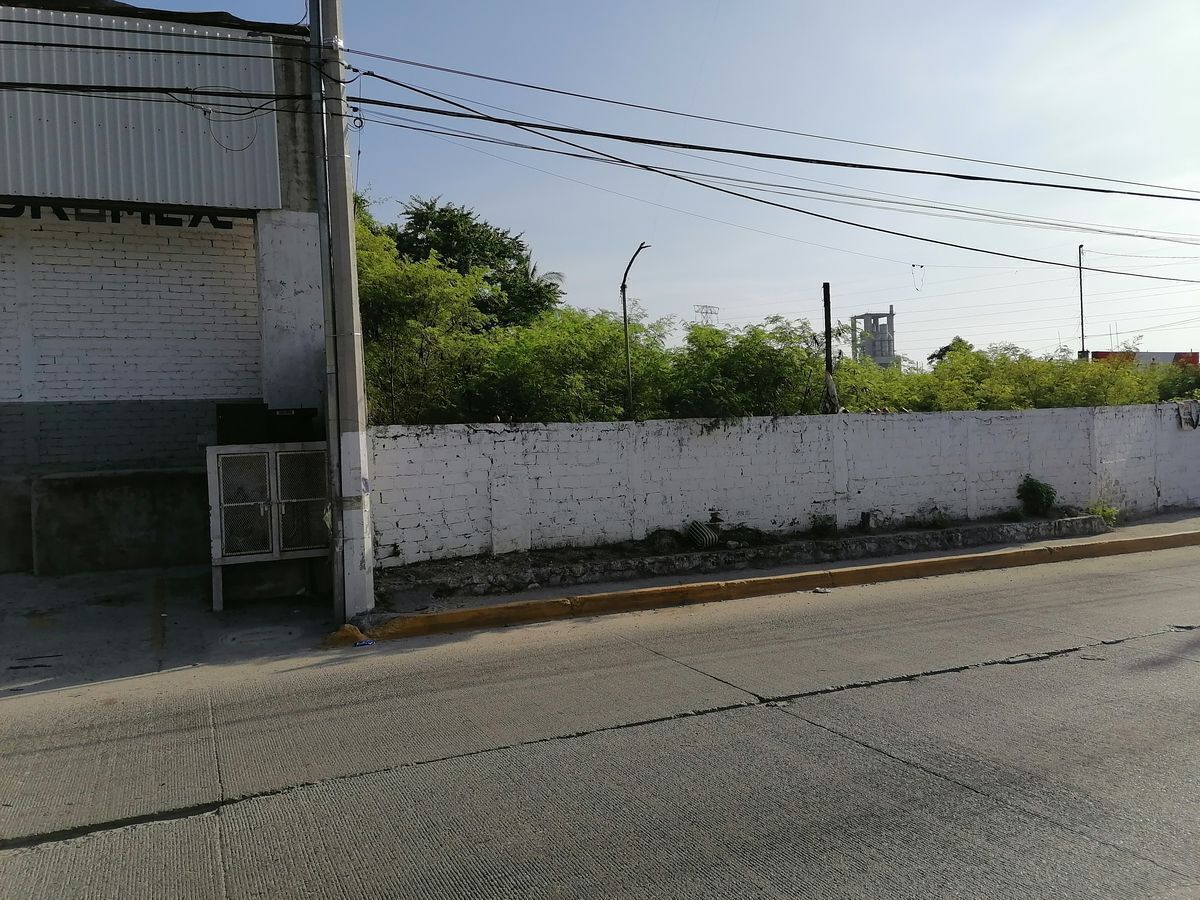 AllProperty - Terreno Comercial en Renta Frente a Blvd. Lázaro Cárdenas