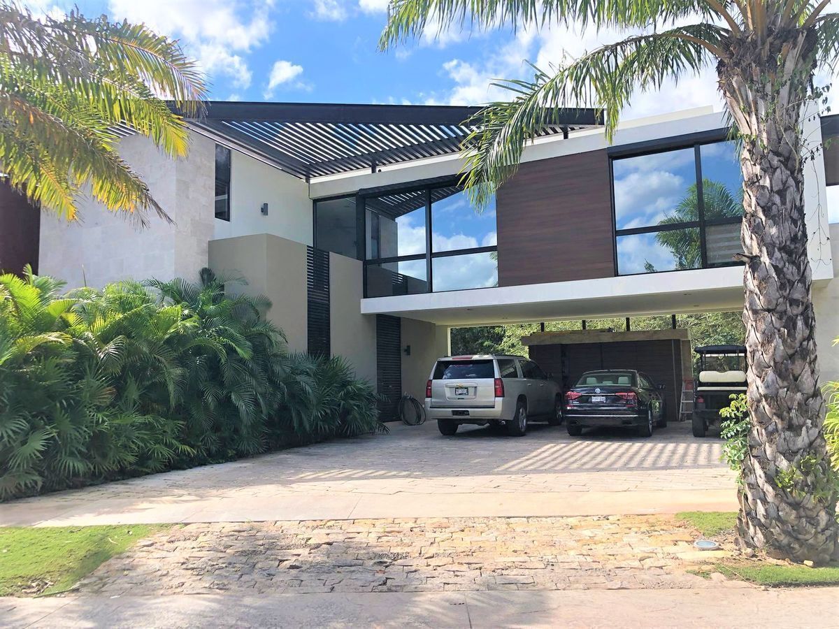 CASA EN VENTA EN YUCATÁN COUNTRY CLUB