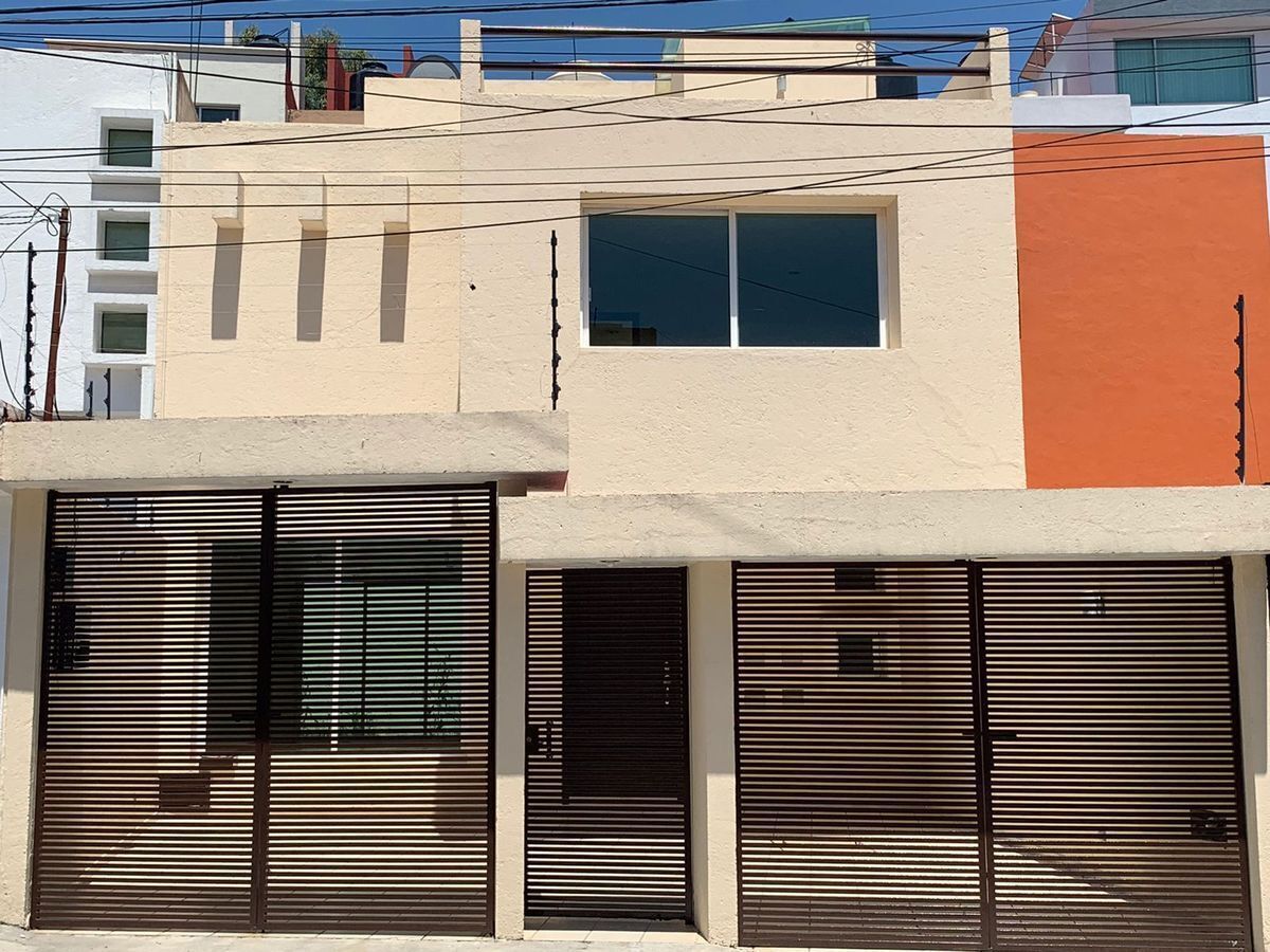 1 de 16: Fachada