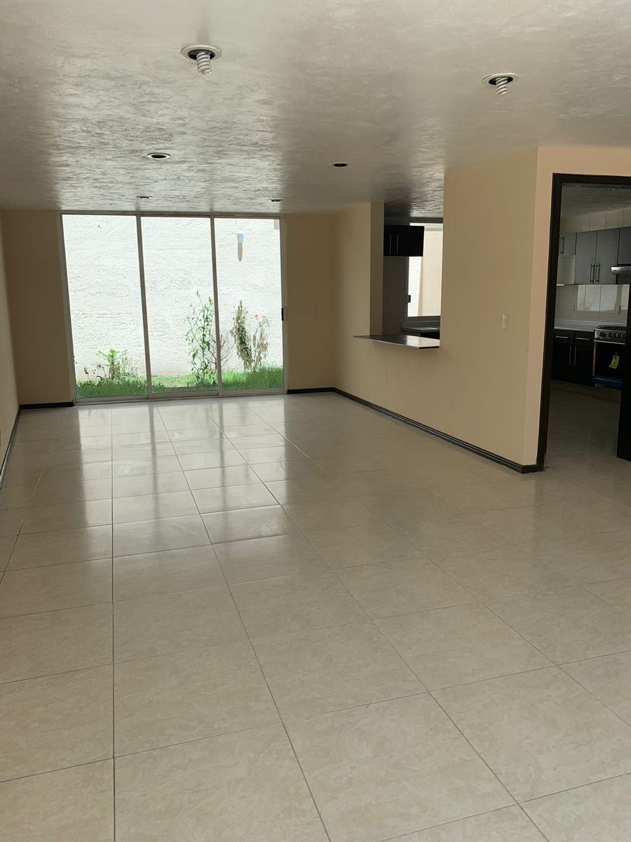 7 de 16: Sala comedor