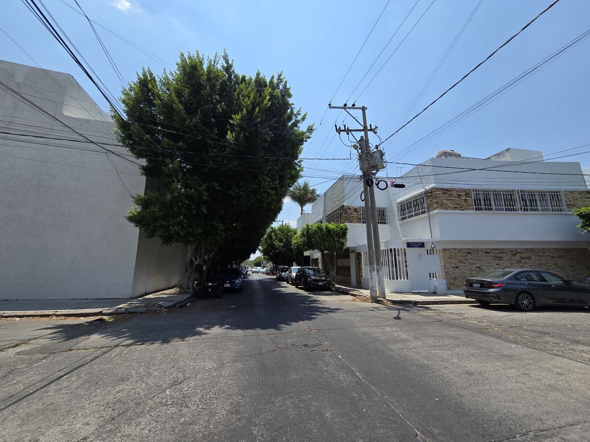 9 de 12
