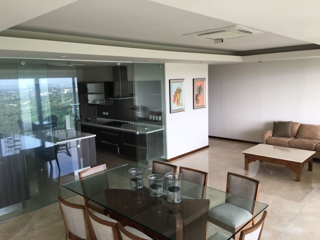 1 de 13: Area Común (Sala, Comedor, Cocina)