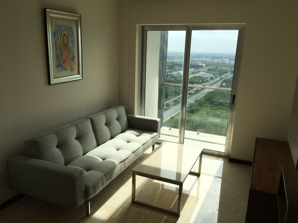 8 de 13: Sala Privada Amueblada