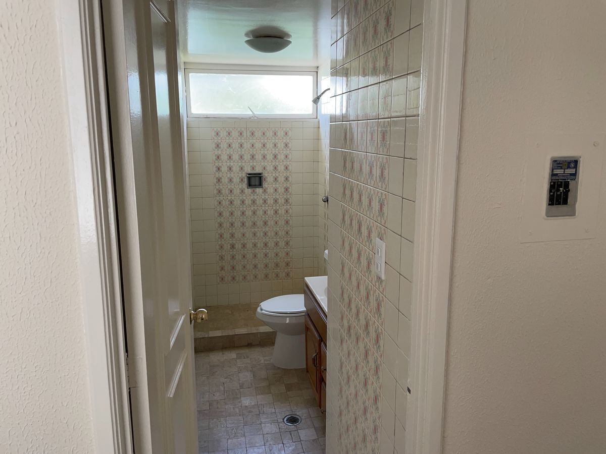 21 de 33: Baño compartido
