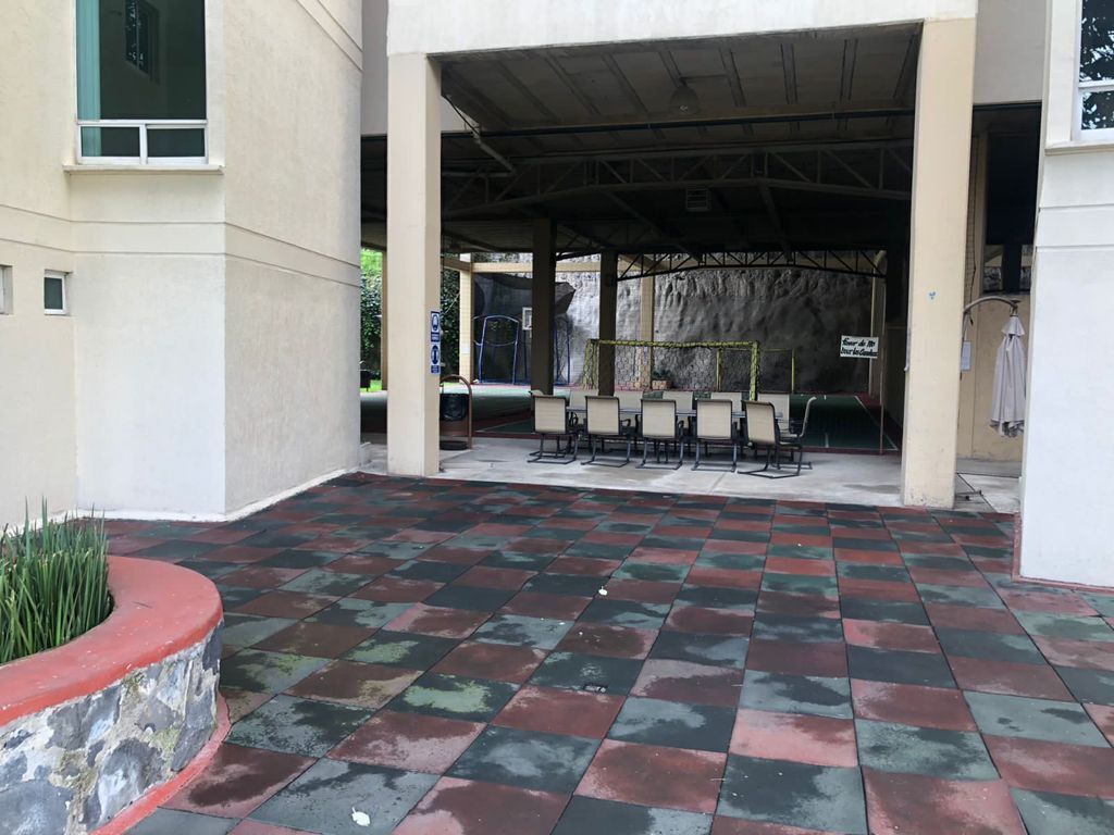 2 de 33: lobby de acceso.
