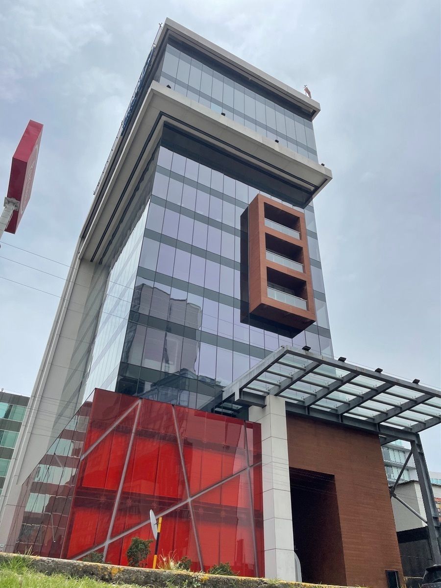 Modernas Oficinas Interlomas Via Magna 500 a 1500 m2