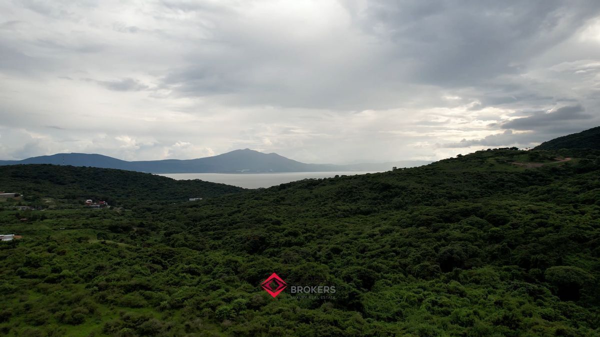 Terreno con vista  panorámica a Laguna de Chapala ideal p/ desarrollo exitoso!