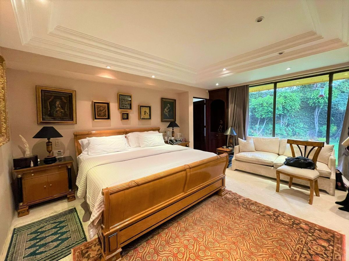 Recamara principal con vestidor. con vista al Jardín