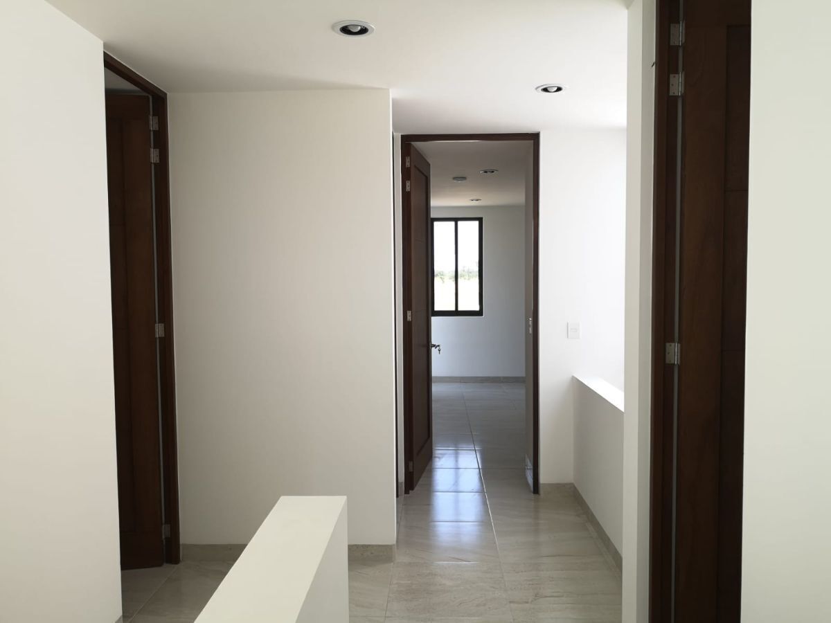 4 de 16: Rellano segunda planta.