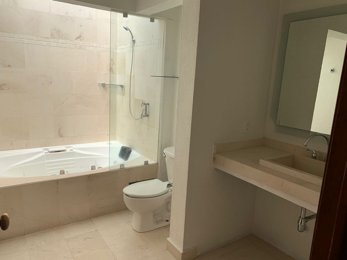 11 de 14: Baño completo