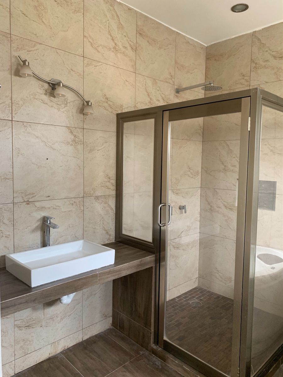 9 de 17: BAÑOS COMPLETOS