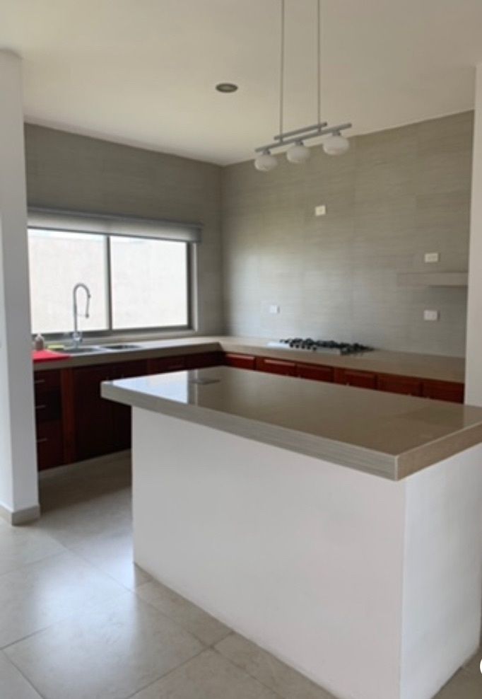 3 de 17: COCINA  CON ISLA