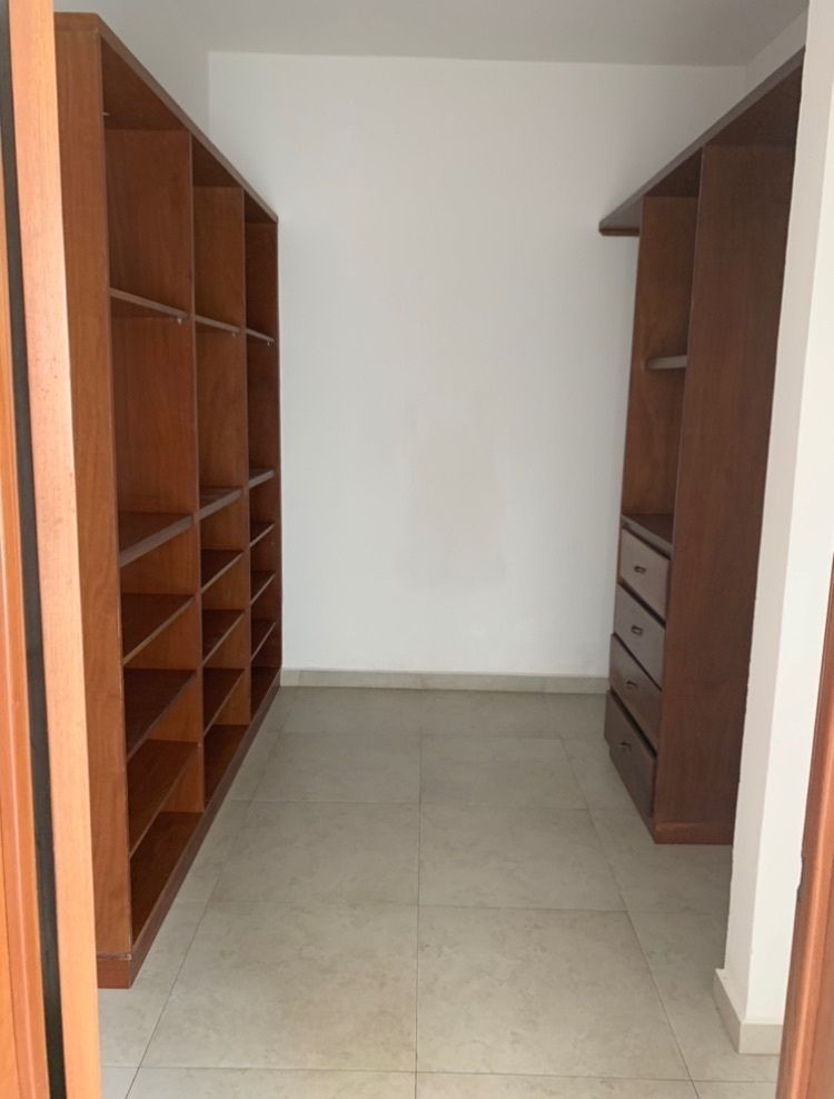 10 de 17: VESTIDORES 