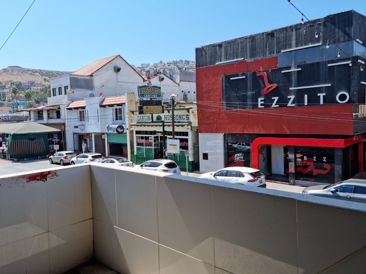 3 de 25: Avenida Ruiz, frente a la cantina Hussong´s