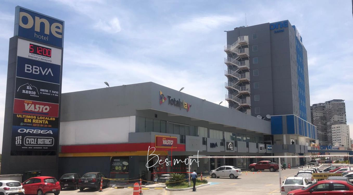 1 de 11: Fachada Plaza One