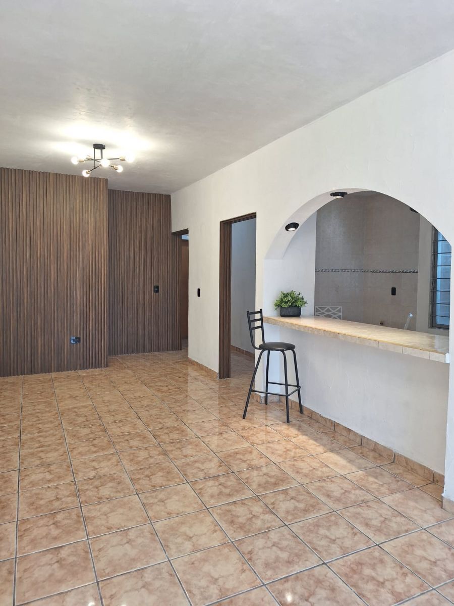 1 of 10: Renta $8,000.