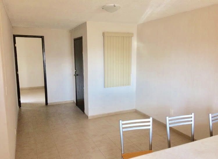 8 de 41: vista desde la cocina hacia sala e ingreso principal