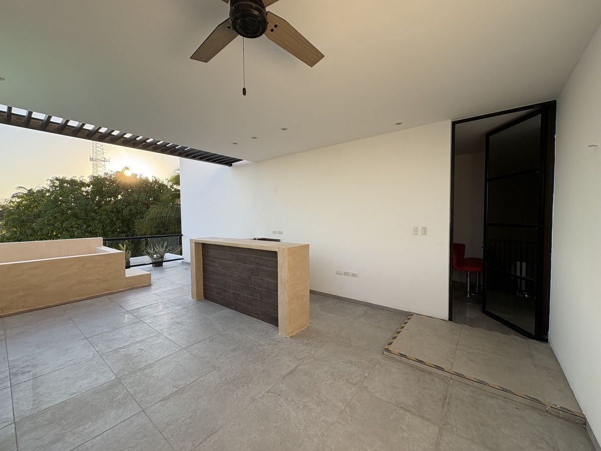 24 de 27: Terraza bar