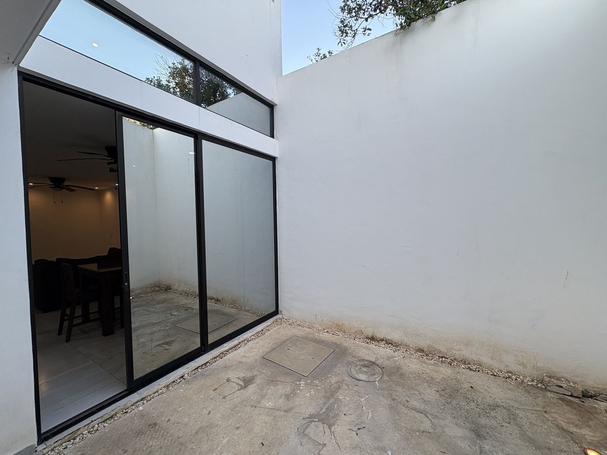 9 de 27: Terraza planta baja