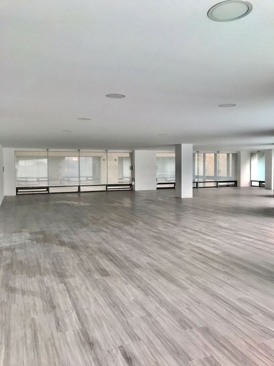 VENTA OFICINA PLAZA ANTIGUA  l