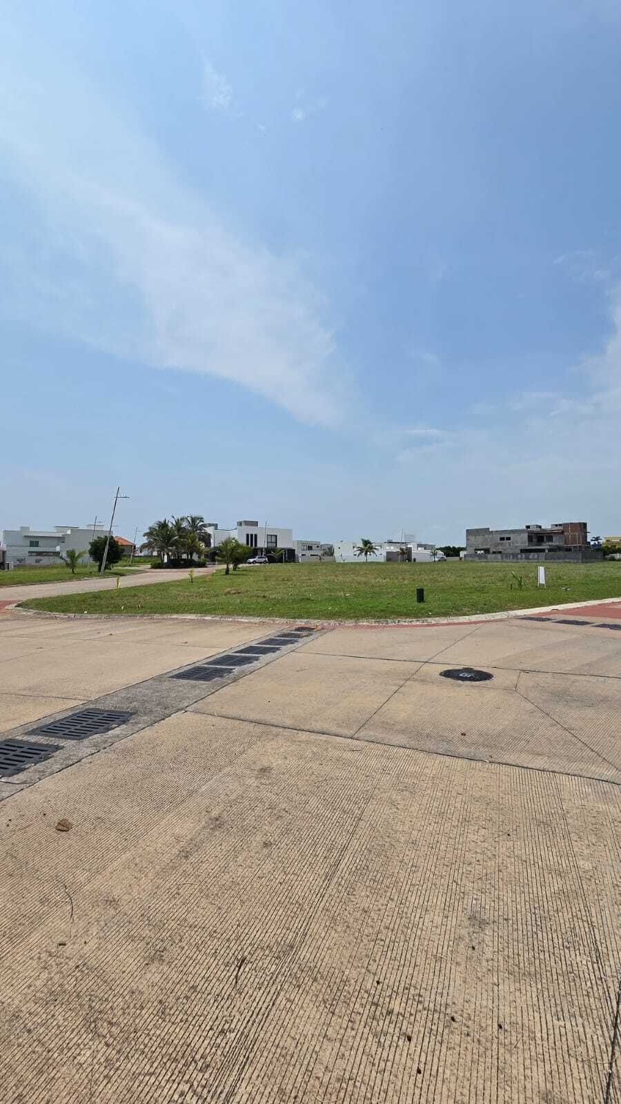 Terreno en Venta en esquina Fraccionamiento Las Olas