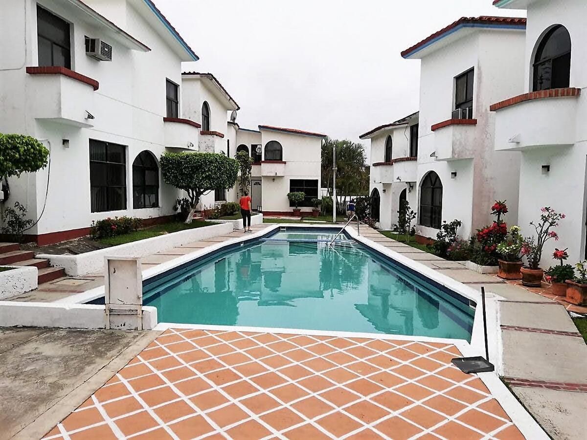 Casa en condominio con Alberca en Boca del Río