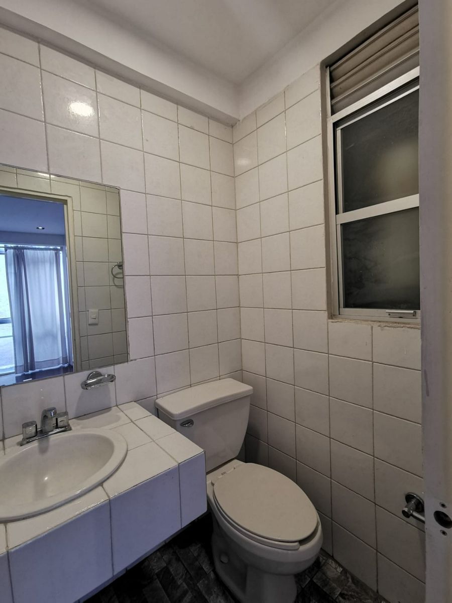 6 de 11: Medio baño