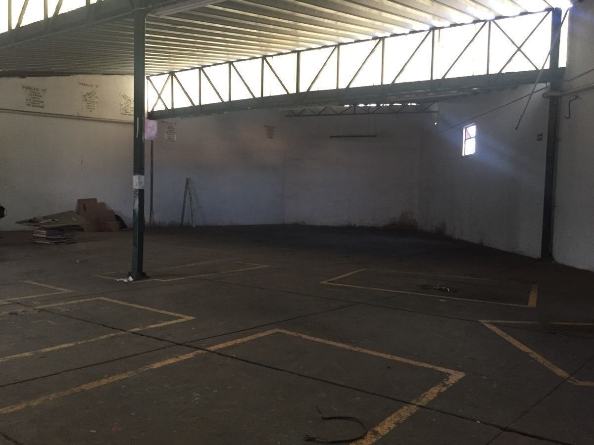 25 de 36:  no es simétrico el terreno