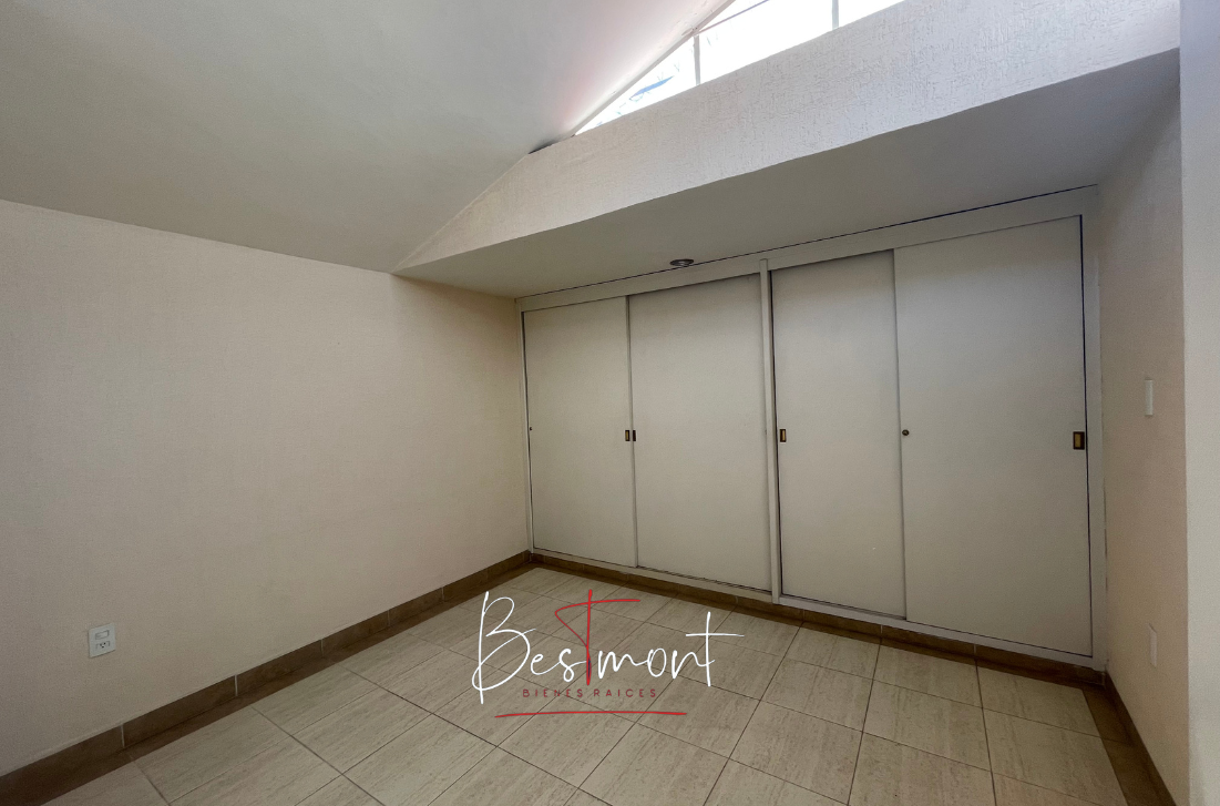 21 de 34: Privado planta alta