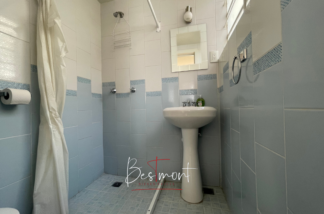 10 de 34: Baño completo en privado 3