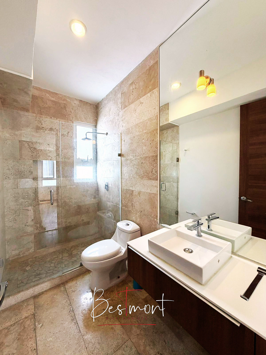 8 de 27: Baño completo recámara principal