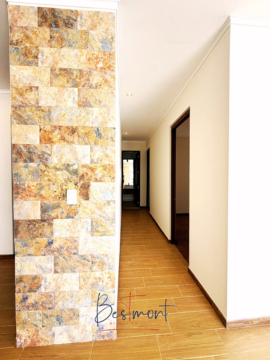 4 de 27: Pasillo interior a recamaras