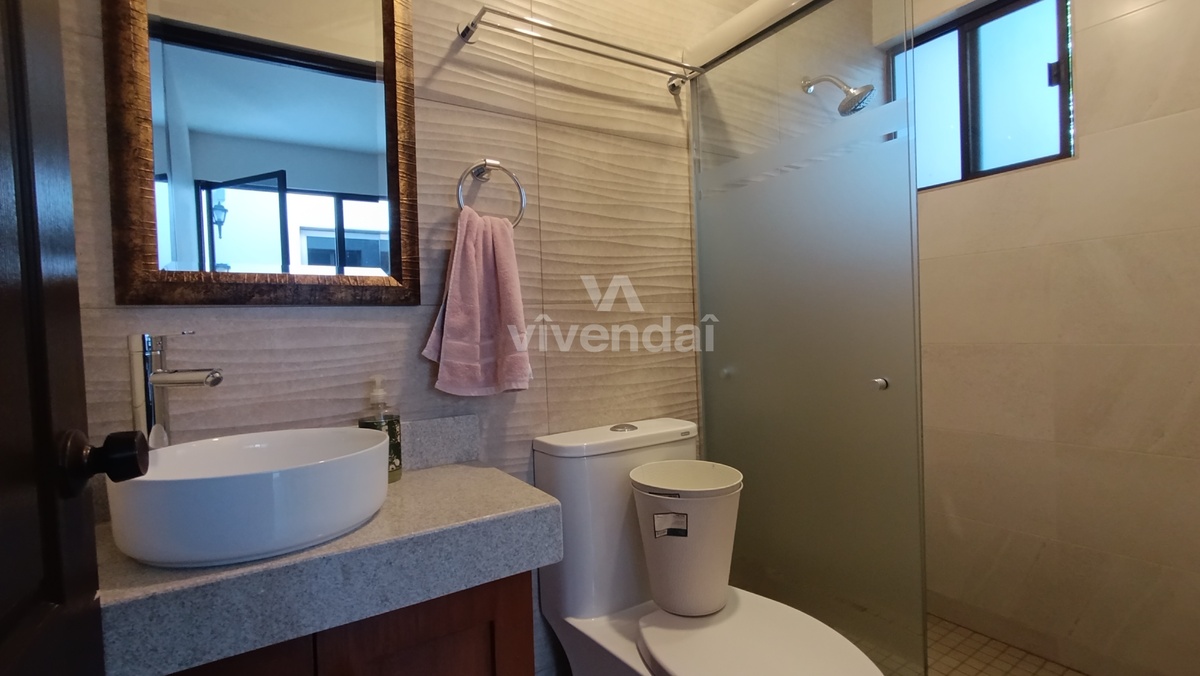 27 of 27: Baño en cuarto de servicio