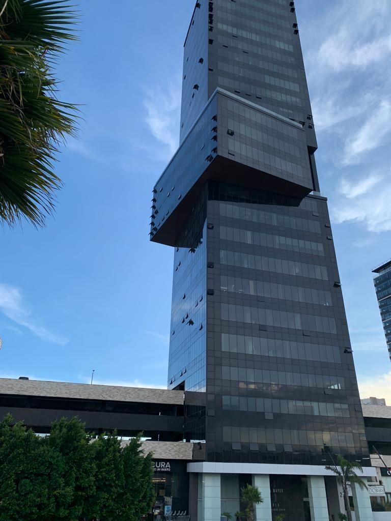 1 de 18: Torra Omega, centro Mayor