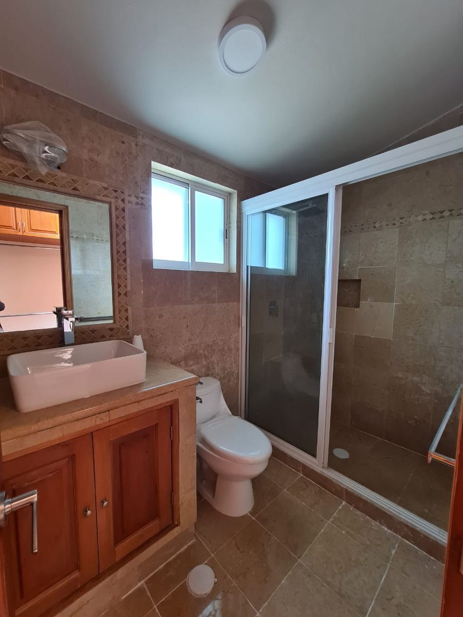 33 de 42: BAÑO COMPLETO 
